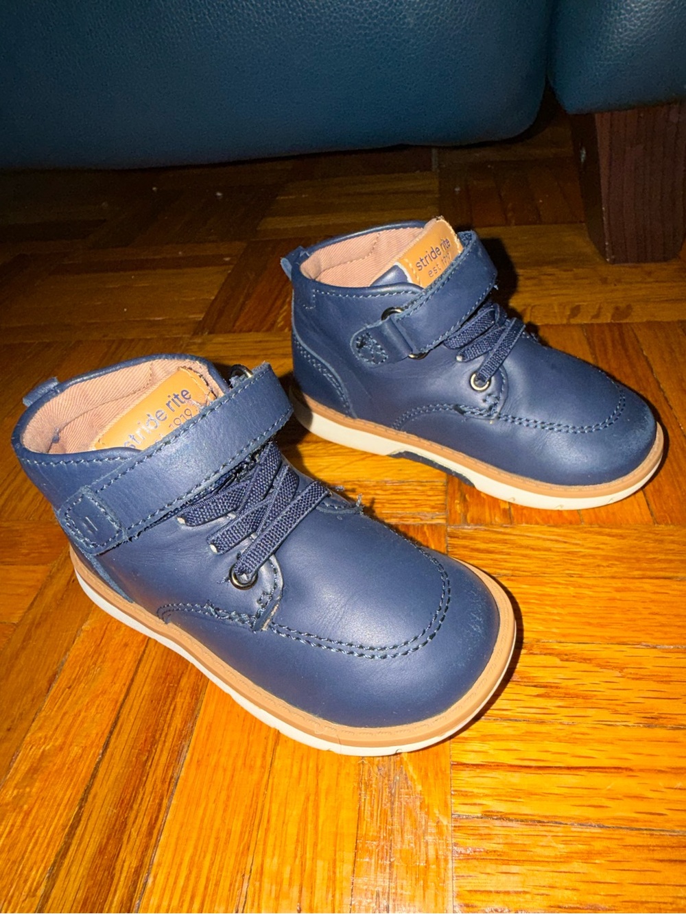 Navy blue leather Stride Rite Quinn boys boots size 6.5 toddler
